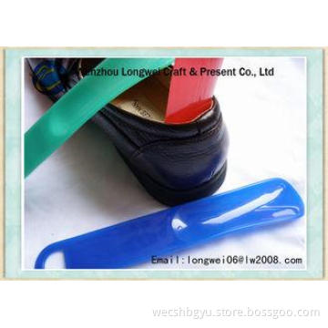 Blue Red Green PP plastic short handled shoe horn with cust